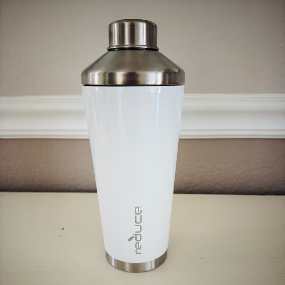 NEW Reduce White Stainless Steel 20 oz. Cocktail Shaker